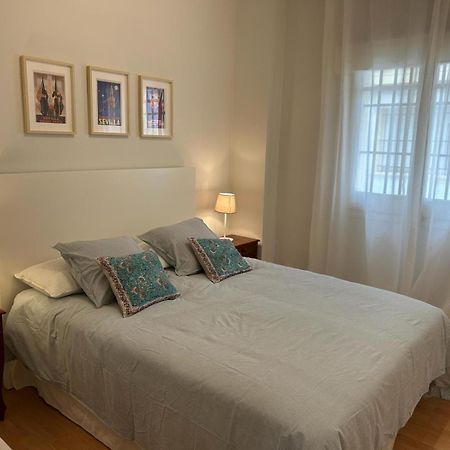 2 Bedroom Apartment By Guadalquivir River Seville Exterior photo